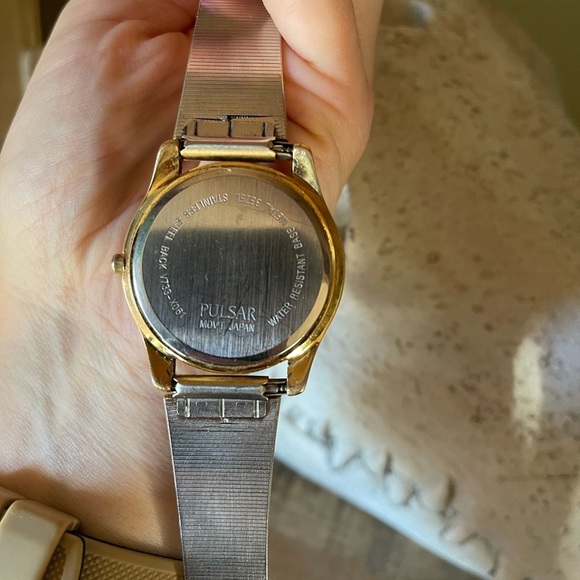 RARE vintage gold Pulsar (seiko) watch unisex main image 10